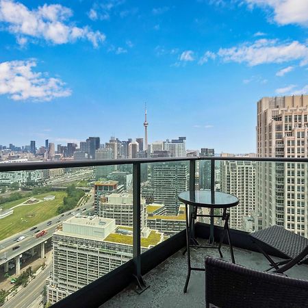 2 Bedroom Waterfront Condo Downtown W/ Free Parking Торонто Екстер'єр фото