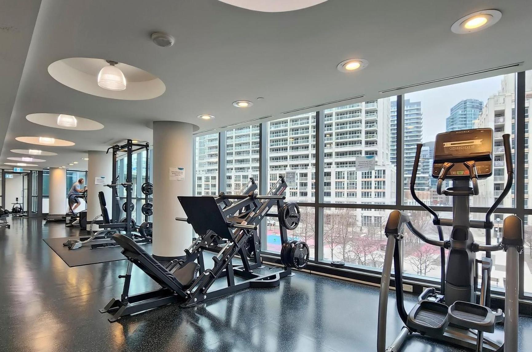 2 Bedroom Waterfront Condo Downtown W/ Free Parking Торонто Екстер'єр фото
