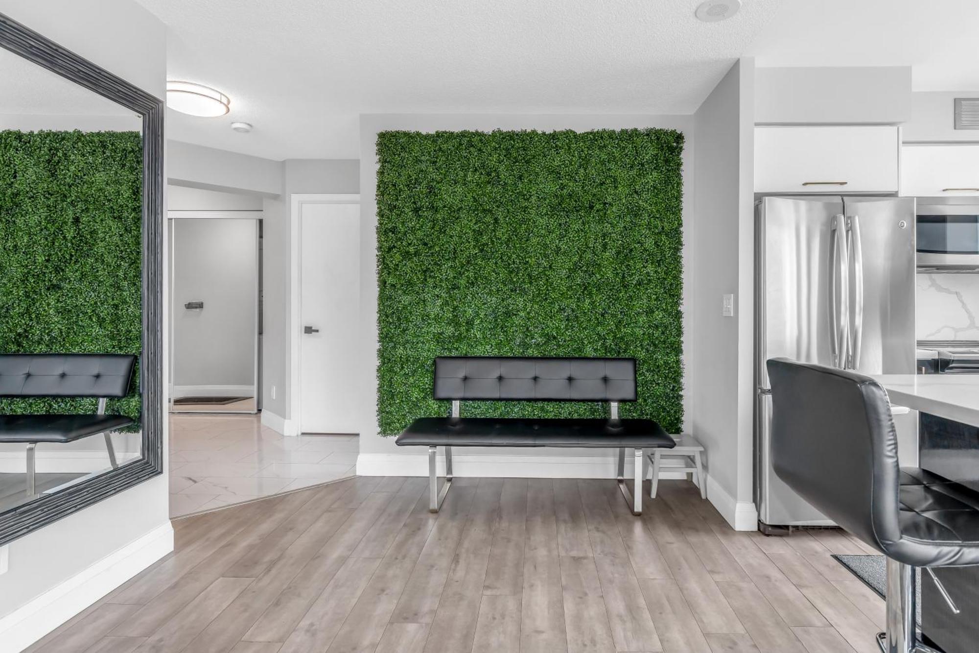 2 Bedroom Waterfront Condo Downtown W/ Free Parking Торонто Екстер'єр фото