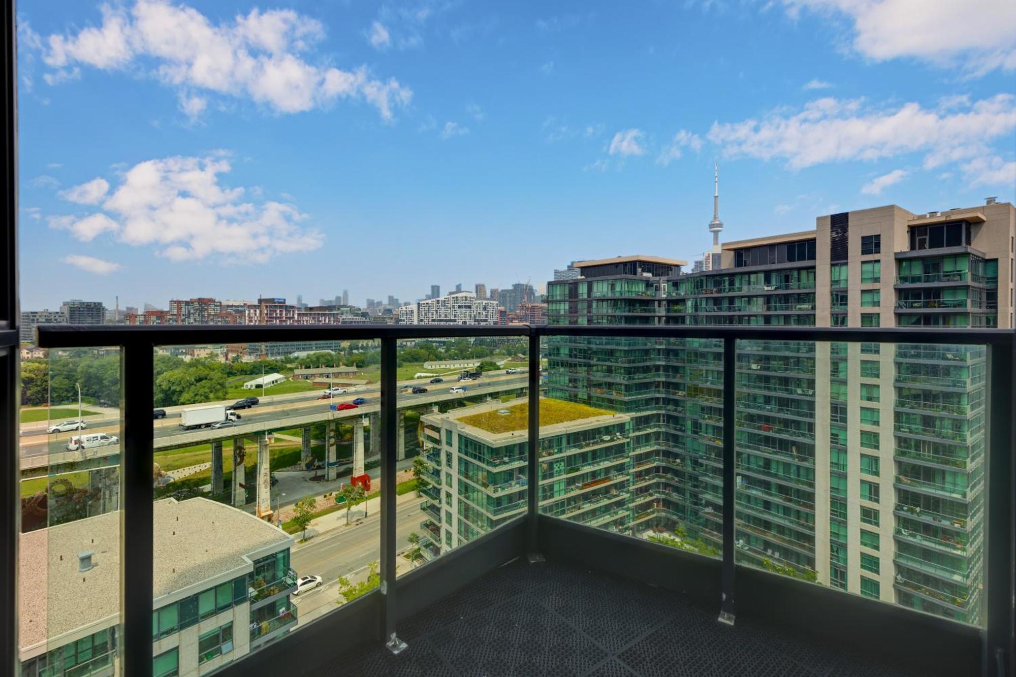 2 Bedroom Waterfront Condo Downtown W/ Free Parking Торонто Екстер'єр фото