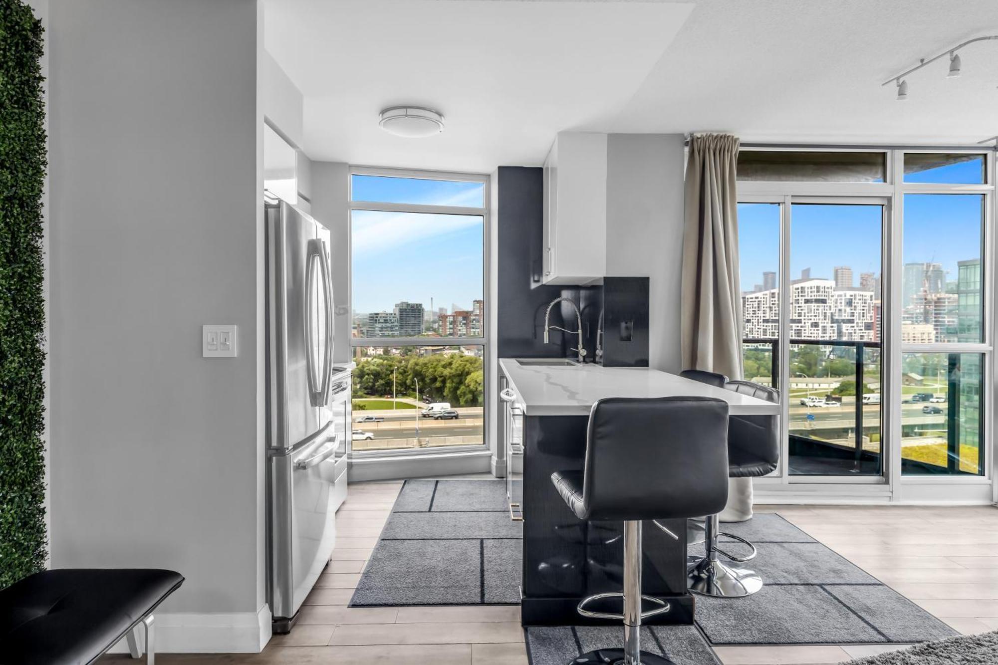 2 Bedroom Waterfront Condo Downtown W/ Free Parking Торонто Екстер'єр фото